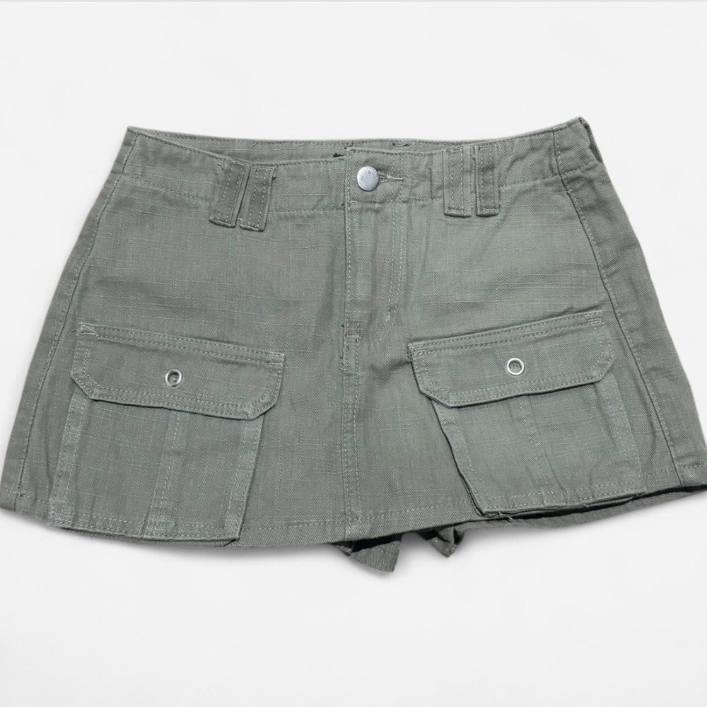 Green Cargo Shorts with Utilitarian Design